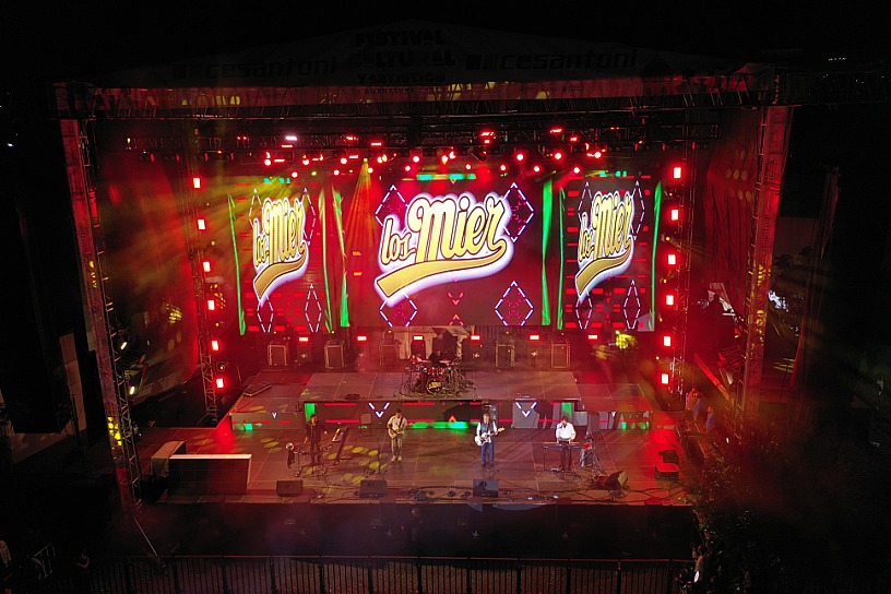 ABARROTAN GUADALUPENSES CONCIERTO DE LOS MIER