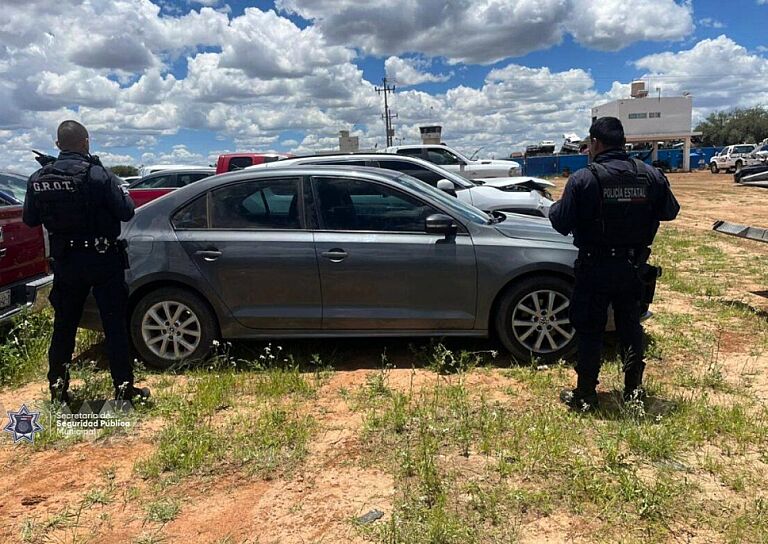 ASEGURAN VEHÍCULO ROBADO EN AUTO-HOTEL DE GUADALUPE