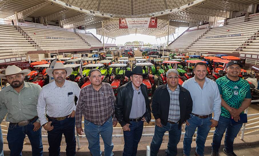 PROYECTA DAVID MONREAL DERRAMA DE 400 MDP EN EXPO AGROPECUARIA