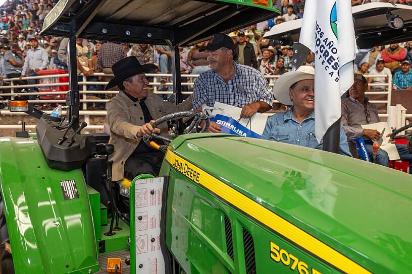 RIFA DMA 400 TRACTORES EN LA EXPO ESTATAL AGROPECUARIA 2026