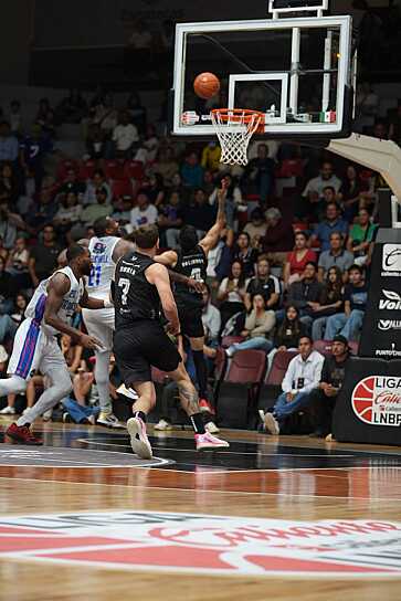 CAEN LOS MINEROS 89-96 ANTE GAMBUSINOS