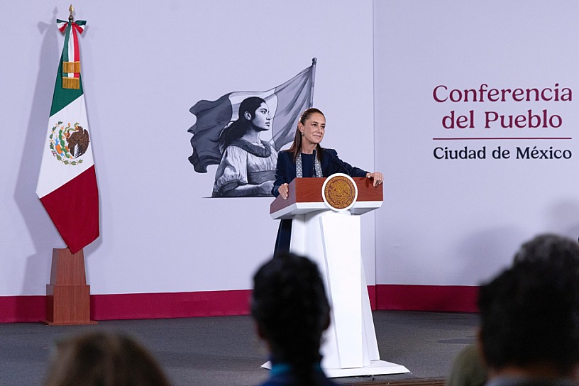 ANUNCIA CLAUDIA SHEINBAUM REGULACIÓN DE CELULARES EN ESCUELAS DESDE NOVIEMBRE