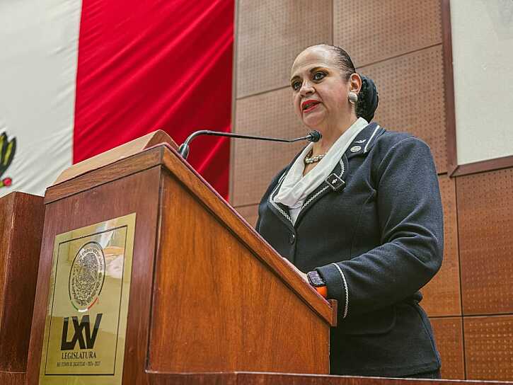 PROPONE NANY ROMO REGULAR “SUEROS VITAMINADOS” Y TERAPIAS INTRAVENOSAS