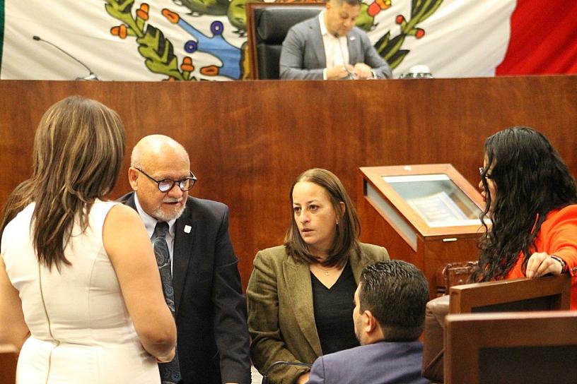 APRUEBAN COMISIÓN INSTRUCTORA PARA SEGUIR JUICIO POLÍTICO CONTRA MARIBEL VILLALPANDO