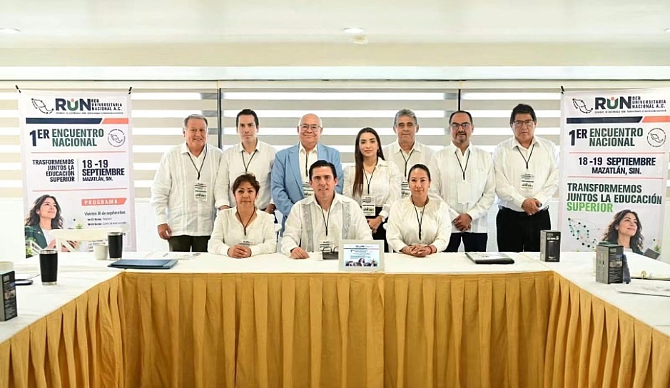 DOCENTE DE LA UAZ PARTICIPA EN FUNDACIÓN DE RED UNIVERSITARIA NACIONAL