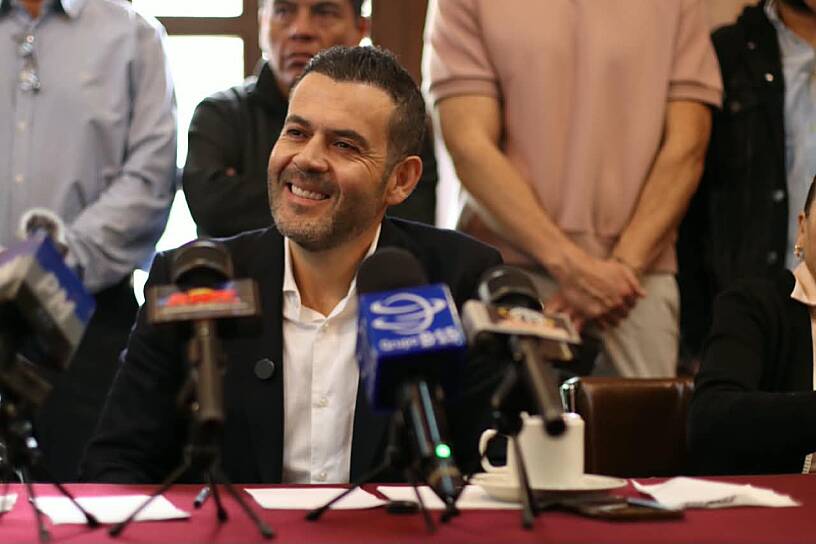 EXIGE ULISES MEJÍA REVISAR ENCUESTAS QUE FAVORECIERON A VERÓNICA DÍAZ