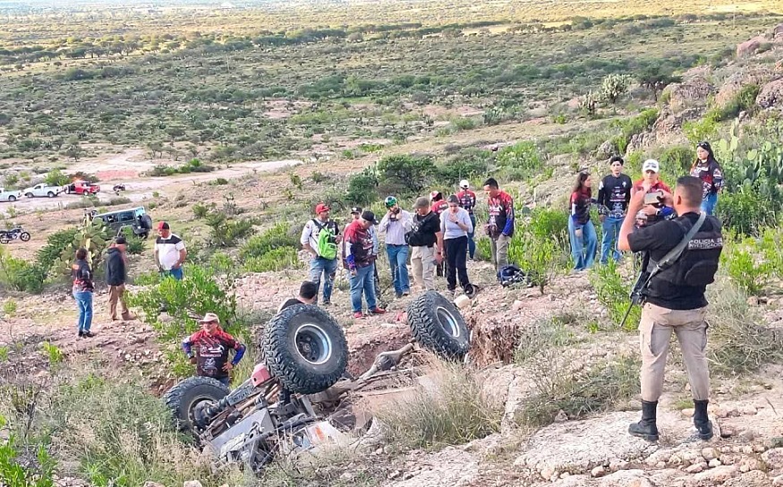 DEJA VOLCADURA DE VEHÍCULO 4X4 CUATRO HERIDOS EN JEREZ