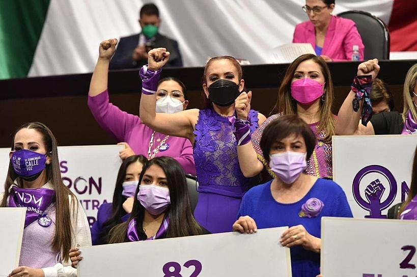 APRUEBAN POR UNANIMIDAD PROPUESTA DE NOEMÍ LUNA EN BENEFICIO DE LAS MEXICANAS