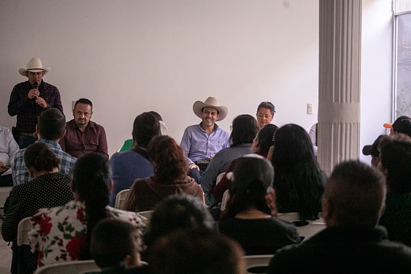  SEGUIREMOS ECHADOS PA’ DELANTE, POR LA GENTE: ULISES MEJÍA