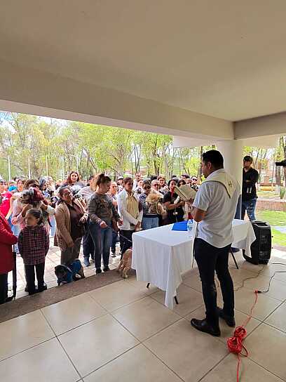 CELEBRAN FAMILIAS BENDICIÓN DE UNAS 100 MASCOTAS EN FRESNILLO