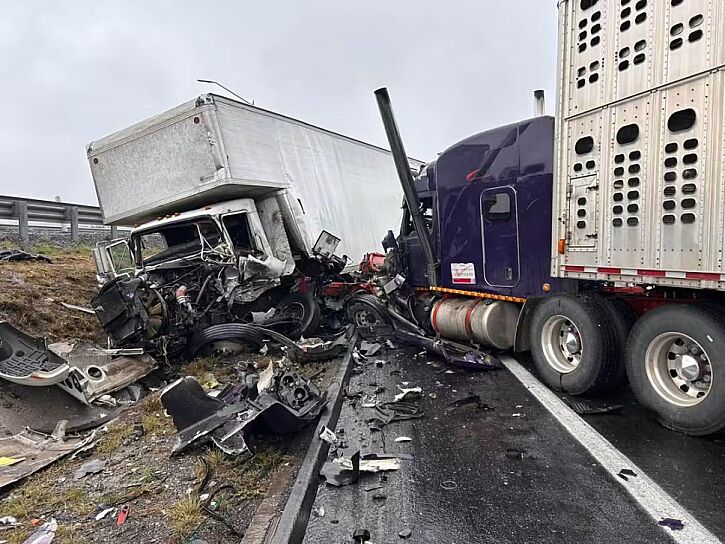 DEJA ACCIDENTE EN SALTILLO UN MUERTO Y CUATRO LESIONADOS