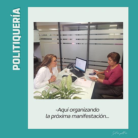 -Aquí organizando la próxima manifestación...