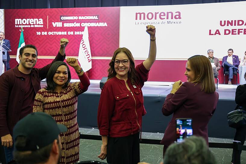 RINDE VERO DÍAZ PROTESTA COMO COORDINADORA ESTATAL DE MORENA