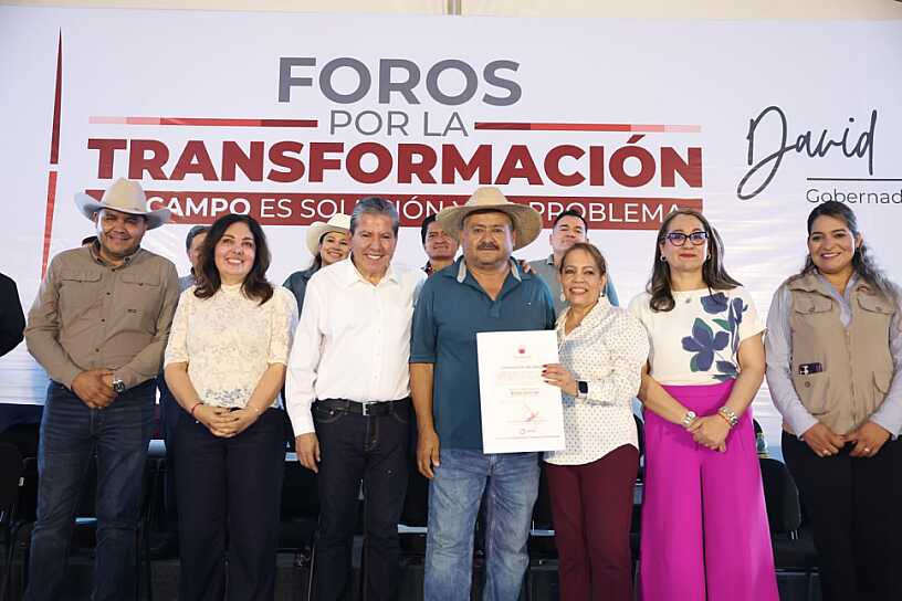 ATIENDE DAVID MONREAL CON FORO POR LA TRANSFORMACIÓN EN JALPA