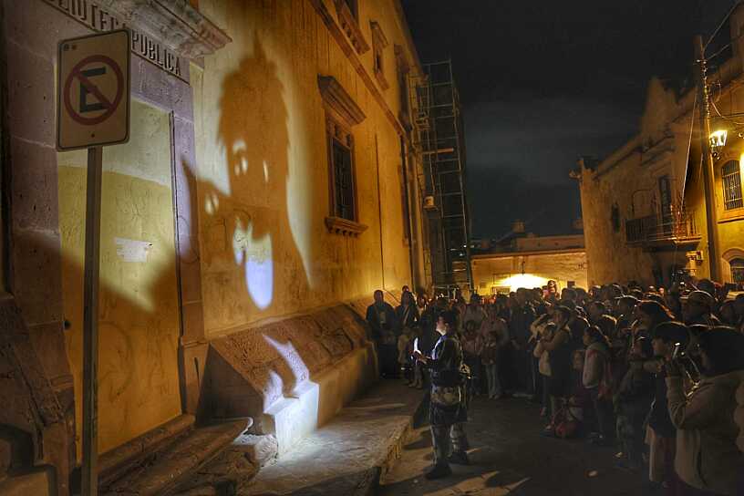 CAUTIVA MOMO TEATRO CON “MALINCHES: OTRA FORMA DE MIRAR EL CIELO”