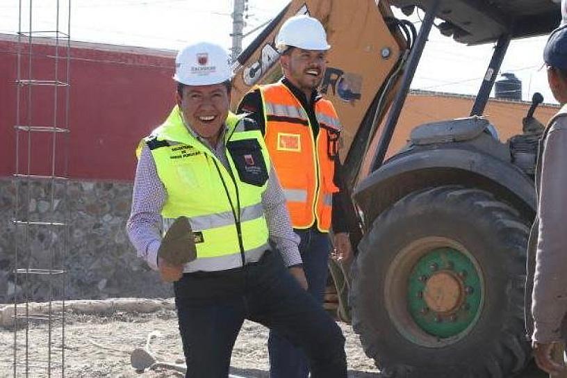 ARRANCA DAVID MONREAL ÁVILA PAVIMENTACIÓN DE 67 CALLES EN EL MUNICIPIO DE OJOCALIENTE 