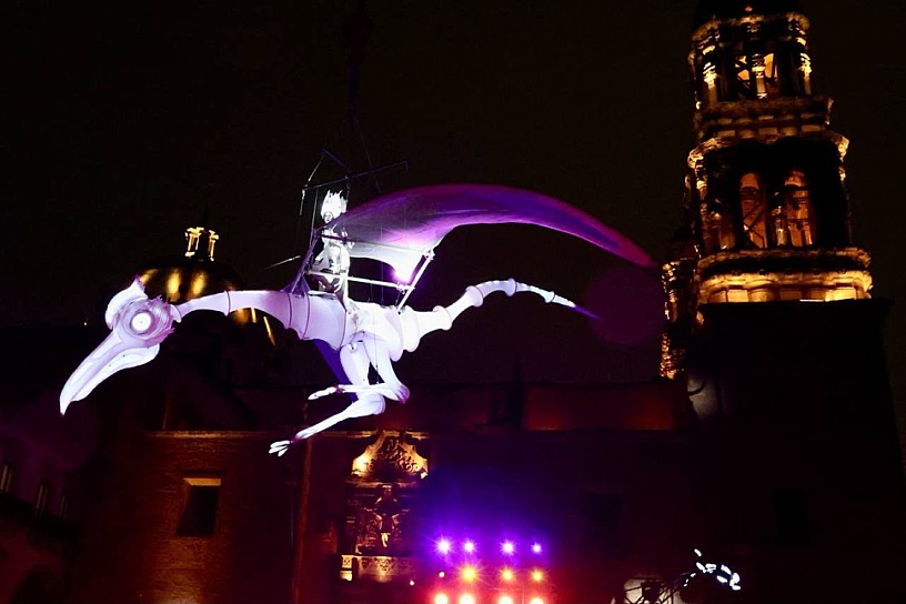 SORPRENDE CLOSE ACT THEATER CON “AVENIR” EN EL FESTIVAL INTERNACIONAL DE TEATRO DE CALLE
