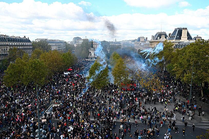 ANUNCIA FRANCIA TOQUES DE QUEDA PARCIALES TRAS DISTURBIOS Y SAQUEOS MASIVOS