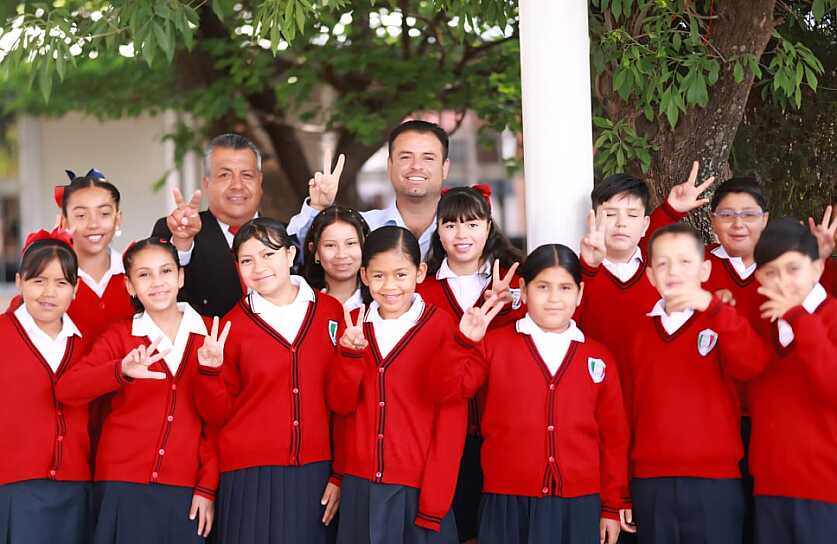 INVIERTE MIGUEL VARELA 13.5 MILLONES EN ESCUELAS DE ZACATECAS CAPITAL