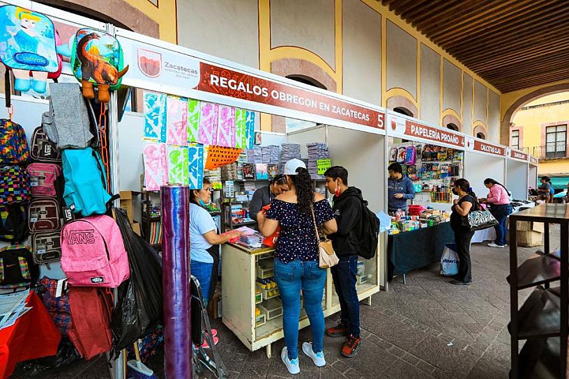 ARRANCA FERIA ESCOLAR PARA LA COMPRA DE ÚTILES DEL REGRESO A CLASES 