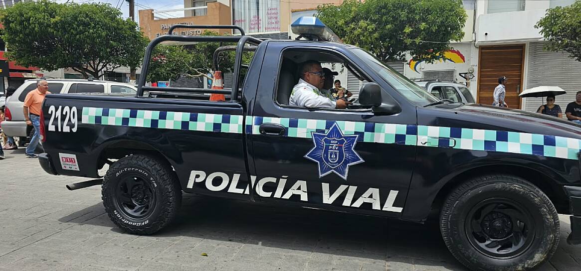 ARROLLAN A CICLISTA EN LA AVENIDA PLATEROS Y HUYE