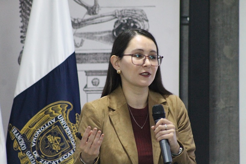 ANALIZA CAROLINA DÍAZ BURNOUT EN ESTUDIANTES DURANTE CONGRESO MÉDICO DE LA UAZ