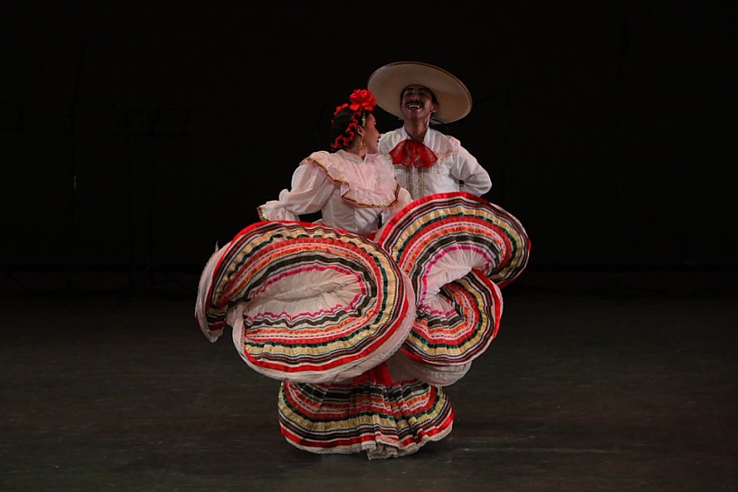 CELEBRAN CALMECAC Y FLOR Y CANTO TRADICIONES EN TEMPORADA DE DANZA