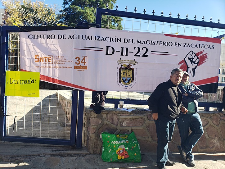 EXIGEN DOCENTES DEL CAMZAC DESTITUIR A LA DIRECTORA POR INCUMPLIR ACUERDOS