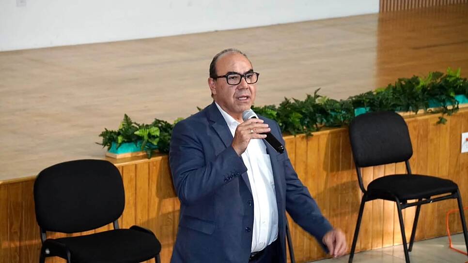 ADVIERTE ÁNGEL ROMÁN RIESGOS FINANCIEROS PARA LA UAZ EN 2027