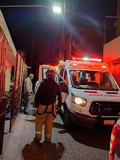 ATIENDE PROTECCIÓN CIVIL A CUATRO PERSONAS QUEMADAS TRAS EXPLOSIÓN