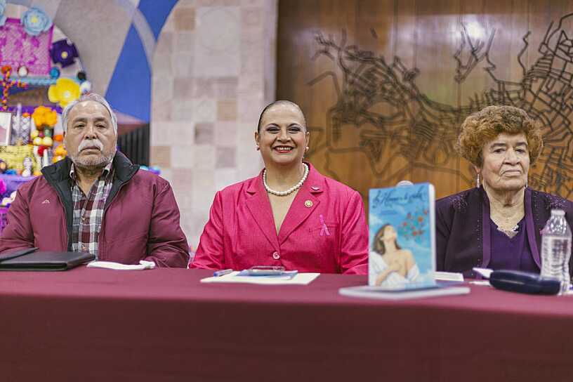PRESENTA NANY ROMO LIBRO “HIMNO A LA VIDA” EN CONGRESO