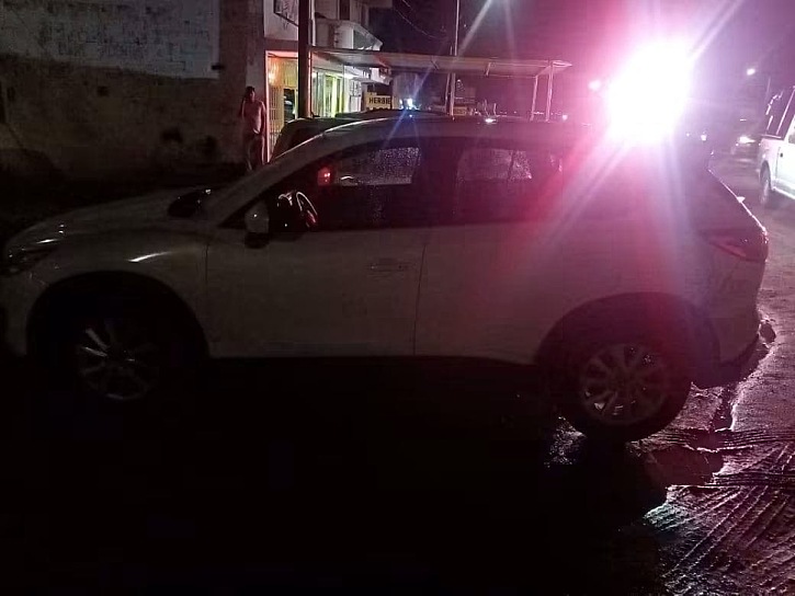IMPACTA VEHÍCULO A MOTOCICLISTA Y MOVILIZA A EMERGENCIAS EN RÍO GRANDE
