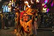 REÚNE ZACATECAS A MILES EN DESFILE DEL FESTIVAL DE DÍA DE MUERTOS