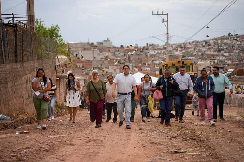 ARRANCA PAVIMENTACIÓN EN LA COLONIA CARLOS HINOJOSA PETIT