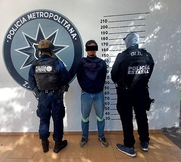 ARRESTA METROPOL A UN HOMBRE POR POSESIÓN DE PROBABLE DROGA