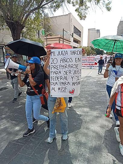 ARRIBA MARCHA DE TRABAJADORES DEL PJF A SAN LUIS POTOSÍ