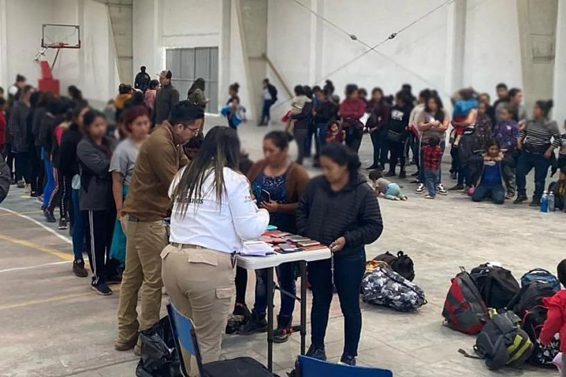 ASEGURAN A 226 MIGRANTES EN COAHUILA QUE VIAJABAN EN UN TRACTOCAMIÓN 