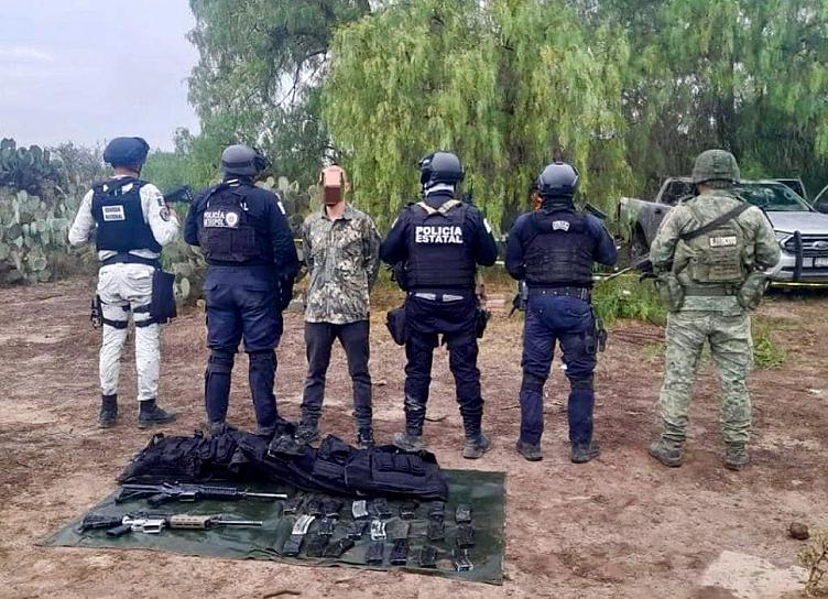 ASEGURAN A UN COLOMBIANO POR PORTACIÓN DE ARMA, CARTUCHOS Y EQUIPO TÁCTICO