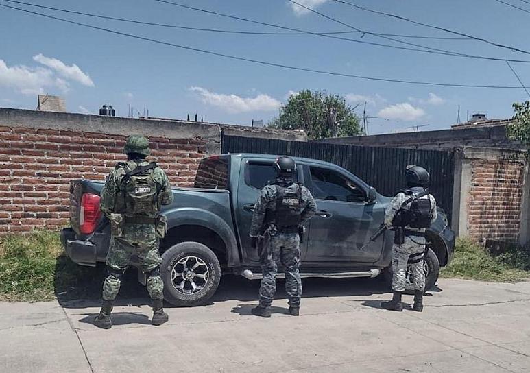 ASEGURAN CAMIONETA CON REPORTE DE ROBO EN TEPECHITLÁN