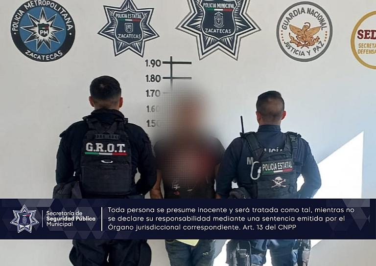 ASEGURAN DOS VEHÍCULOS Y DETIENEN A DOS HOMBES POR ROBO 