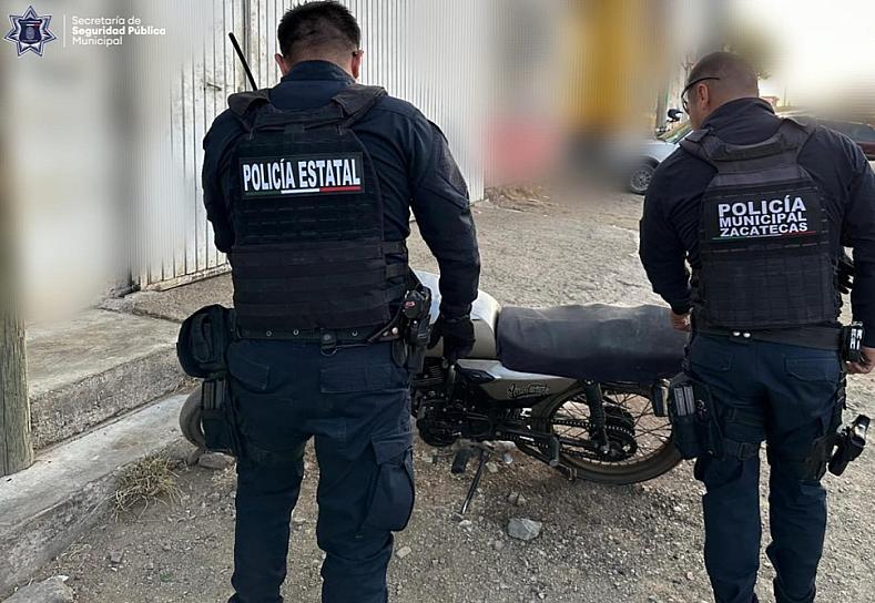 ASEGURAN POLICÍAS CAPITALINOS AUTO ROBADO Y MOTO SIN DUEÑO