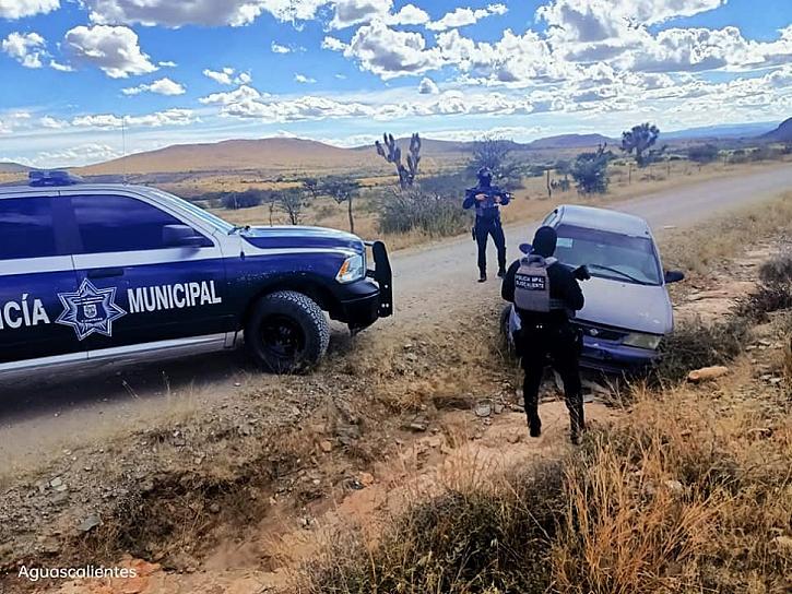 ASEGURAN  VEHÍCULO CON REPORTE DE ROBO EN OJOCALIENTE 