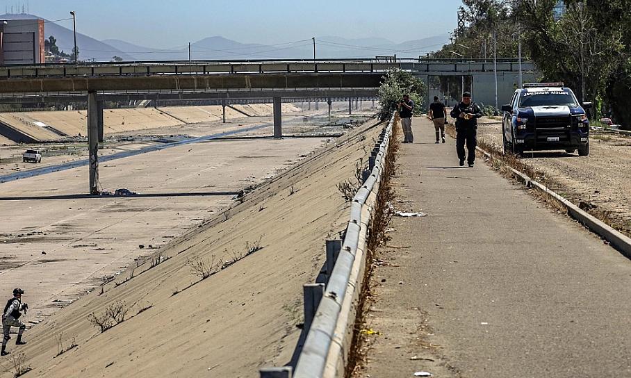 ASESINAN A PEDRADAS A DOS MIGRANTES EN MURO FRONTERIZO EN TIJUANA
