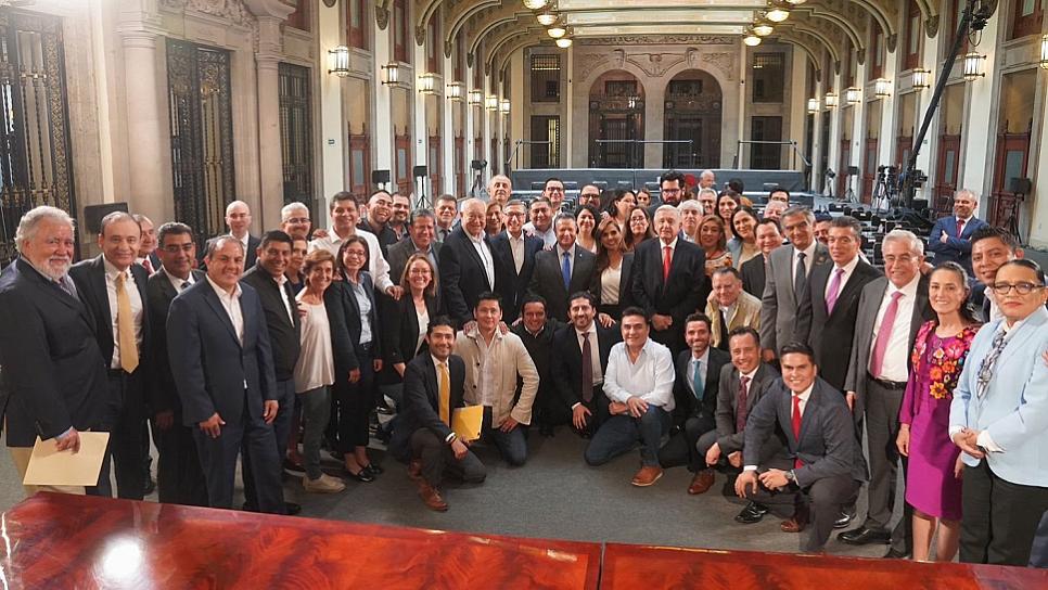 ASISTE DAVID MONREAL A REUNIÓN CON AMLO; REVISAN POLÍTICAS SOCIALES PARA ZACATECAS