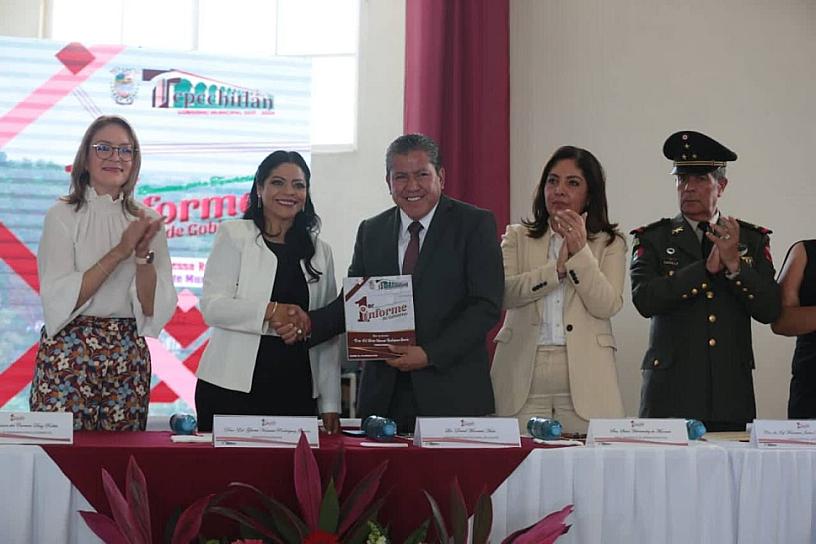 ASISTE DMA A INFORME DE ACTIVIDADES DE ALCALDES 