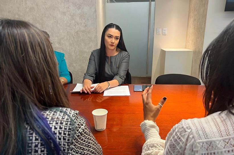 ATIENDE BENNELLY HERNÁNDEZ PETICIONES DE LOS ZACATECANOS