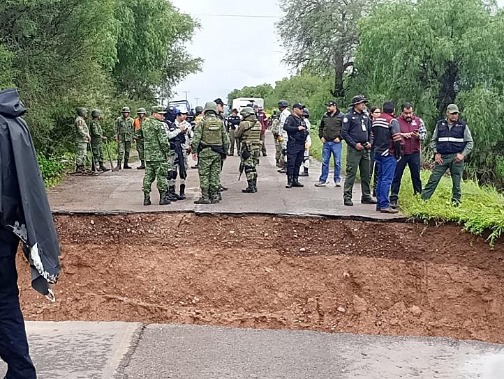 ATIENDE GODEZAC DERRUMBAMIENTO DE PUENTE DE CUAUHTÉMOC