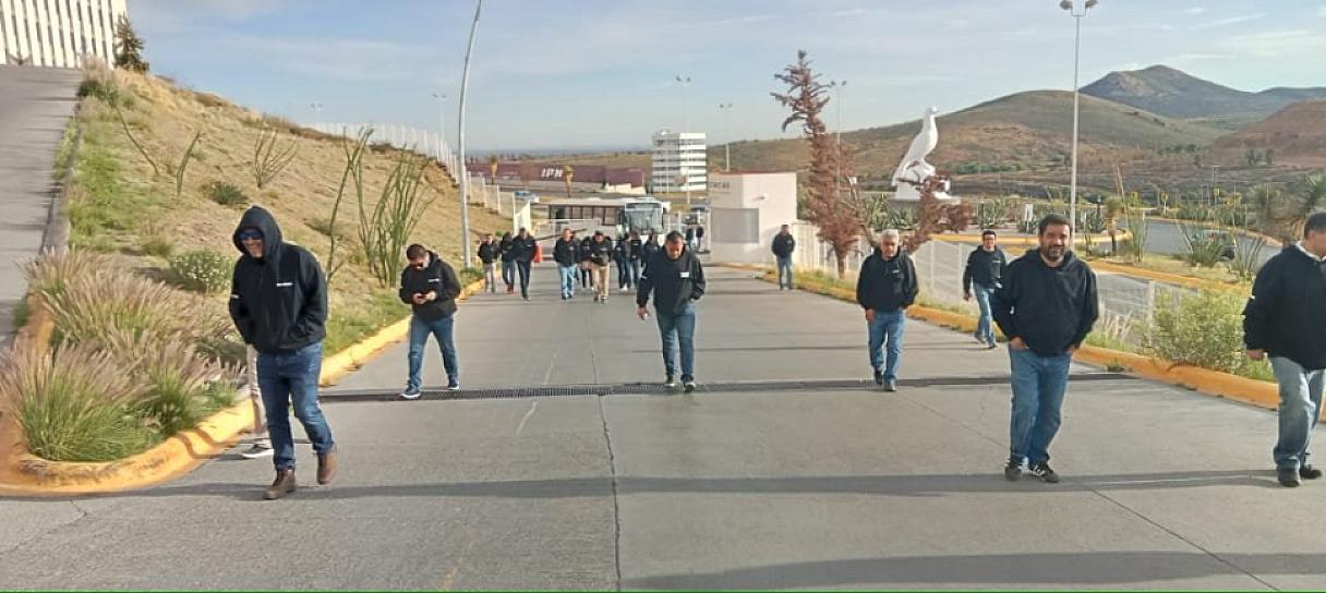 ATIENDE SEZ MANIFESTACIÓN DE PERSONAL DEL ITSF 