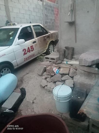 ATIENDEN BOMBEROS CAPITALINOS INCENDIO EN CASA HABITACIÓN