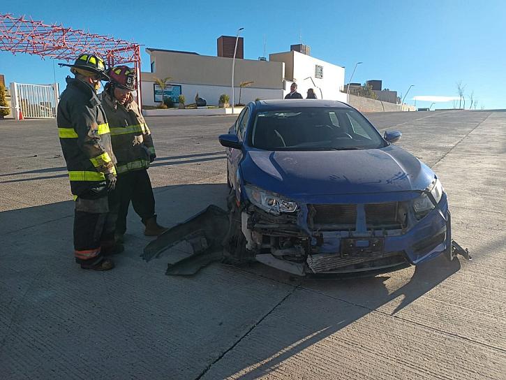 ATIENDE PC ESTATAL ACCIDENTE AUTOMÓVILISTICO